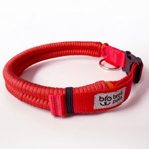 Collar tejido rojo