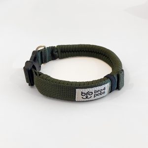 Collar tejido verde olivo